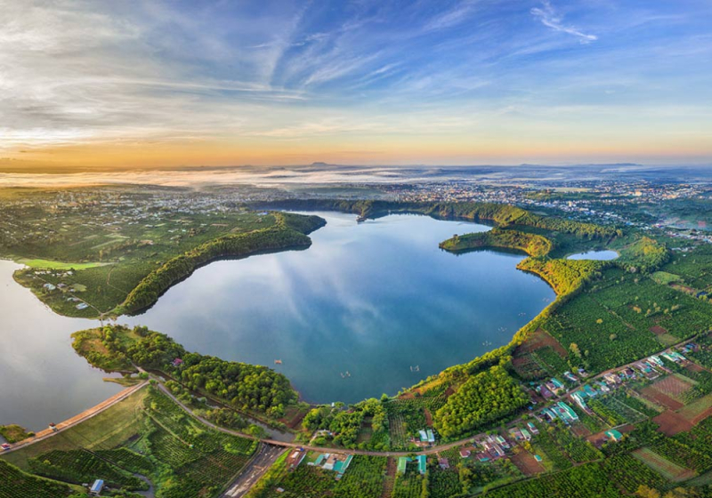 Biển Hồ Gia Lai – Khám Phá Hồ T'Nưng Đẹp Nhất Tây Nguyên